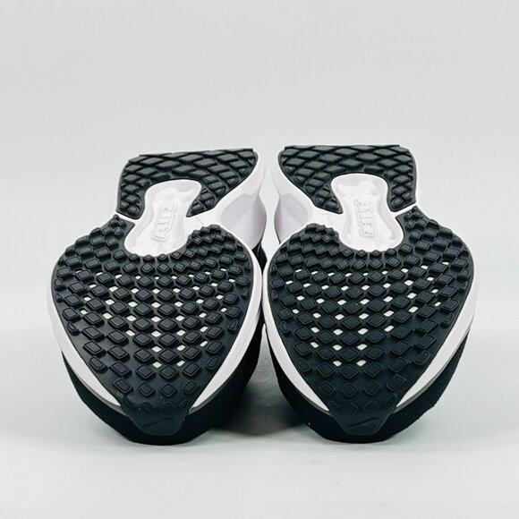 Nike Air Winflo 11 EXTRA WIDE \'Black White\' FQ8937-001 Running size 9.5 main image 4